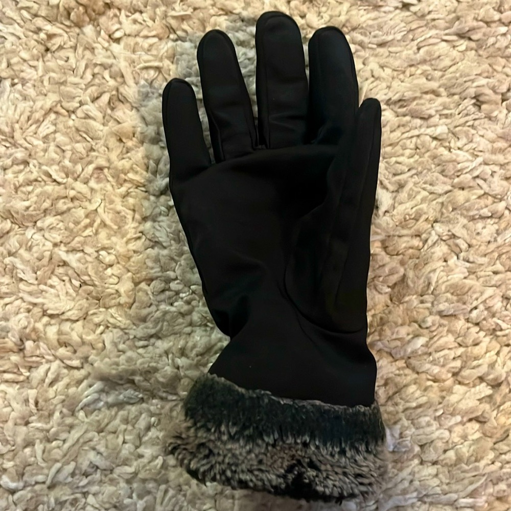 Small right fur trimmed glove (not a pair)